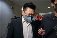 涉員警收賄案 北市議員葉林傳前後任助理請回