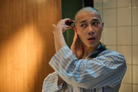 宋偉恩「血拾人生」血癌剃光頭 鏡頭前落髮鼓勵癌友