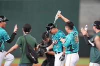 藍寅倫延長賽敲再見安雄鷹2連勝 賽後不禁淚崩