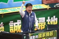 傅崐萁提刑法100條為入獄自清 綠批認知錯亂復仇立法