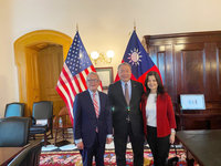 駐美代表會晤美2州長  深化台灣與美中西部經貿