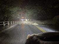 蘇花崇德段大雨釀落石  公路局拚晚間11時前復通