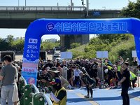 韓國首爾休閒式鐵人3項 萬人泳渡漢江