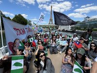 全球青鳥第2站巴黎接力 塞納河上力挺台灣民主