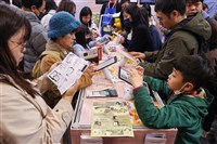 博客來閱讀報告 近4成民眾愛讀電子書