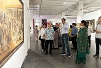 受邀參觀油畫展 駐印度代表：積極開啟文化交流