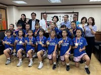 雲林鎮南國小女籃隊屢奪金  將赴日參賽以球會友