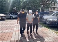 搶走台中銀樓30萬元金飾 涉案男落網法辦