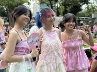 「粉紅大軍」湧新加坡公園 爭取LGBTQ平權