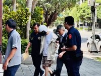 男子駕車衝撞總統府前花台  警方移送北檢複訊