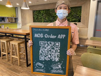 彰化餐廳員工用粉筆手繪QR Code 引網友熱議