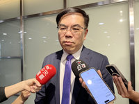 彭啓明：碳費對GDP衝擊低 將訪企業主溝通助轉型