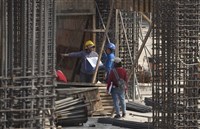 全台高溫炎熱 職安署籲戶外工作者防熱危害