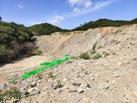 苗縣後龍山谷遭濫倒10層樓高廢土  檢方責令復原