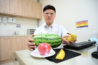 台中婦嗑西瓜消暑血糖飆升 醫師建議選低GI水果