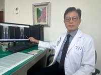 台中婦長年務農成剪刀腳 手術置換人工關節恢復