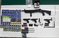 南投男擁槍毒衝撞警車遭逮 台中警起獲手榴彈爆裂物