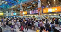 逾萬遊客滯留澎湖 機場湧人潮候補趕搭機返台