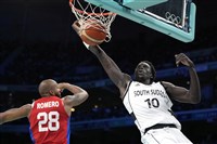 奧運男籃南蘇丹隊史首勝 賽前播錯國歌小插曲