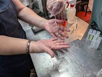 內湖某涼麵店疑釀4人食物中毒  北市衛生局稽查