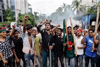 孟加拉示威再爆衝突至少50死 當局宣布全國宵禁