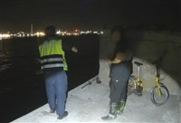 闖麥寮港南堤防夜釣 台中港務警察逮7人送辦