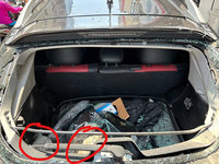 鹿港玉珍齋歷史建築水泥塊掉落 砸中遊客後車廂