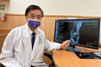 台中老翁腳踝退化疼痛  PRP注射療法免於手術