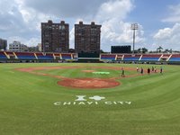 嘉義棒球場遭雷擊 LED記分板14日獅龍戰前急搶修