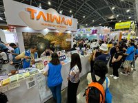 新加坡旅展台灣館logo立體化吸睛 旅客詢問熱絡