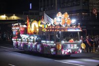 鷄籠中元祭放水燈遊行  各宗親會花車遶行市區吸睛