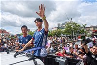 林郁婷家鄉鶯歌遊行  蘇巧慧發海報被索取一空