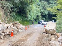 台中大雪山林道落石坍方  暫恢復單向通行