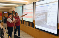 聯結車鋼梁砸毀台1線高架道路 新北：追究業者責任