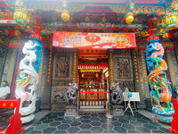 台中豐原慈濟宮彩繪龍柱惹議 廟方請專家修復原狀