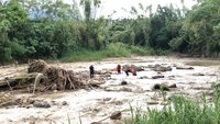 午後大雨嘉縣沄水溪水暴漲  民眾受困沙洲獲救