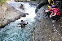 男大生桃園野溪戲水疑卡暗流  送醫搶救仍不治