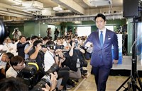 小泉進次郎參選自民黨總裁 從容面對辛辣提問獲好評