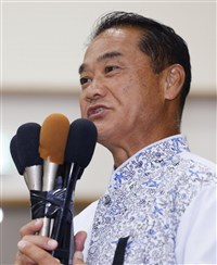 日本沖繩宜野灣市長補選 挺美基地前市長佐喜真淳回鍋