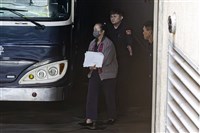 京華城案 北檢提訊應曉薇2小時後還押