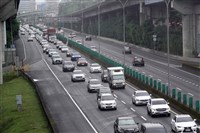 國道1號部分路段車多 估下午6路段壅塞