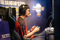 蛇蛇晉電競棒球12強正式賽 帶妻子趕周思齊引退賽