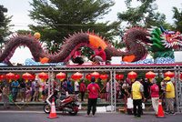 屏東東港迎王祭限定地景 以烏魚子為鱗雙龍漸成形