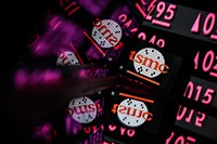 台積電重返千元 台股早盤漲近300點創2個月新高