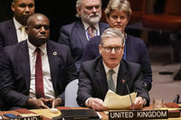 英相施凱爾：好奇俄羅斯為何還有臉現身聯合國