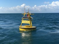 颱風山陀兒近 氣象署測得外海瞬間約15公尺浪高