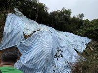 土石流壓擠民宅門窗變形  基隆住戶盼市府協助