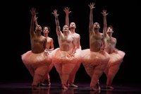 新舞臺藝術節「蓬蓬」首演  猛男舞者跳搞笑芭蕾