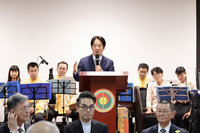 賴總統訪玉山寶光聖堂 贈匾感謝一貫道熱心公益