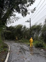 康芮颱風來襲 新竹地區2381戶停電搶修中